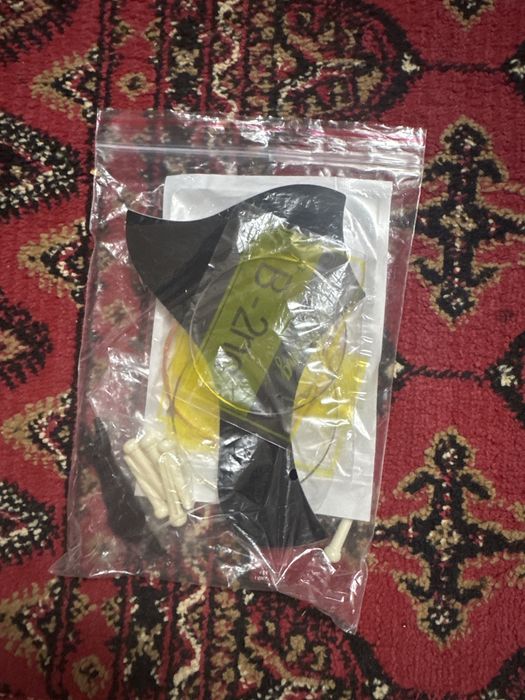 akustik gitara ideal holatda