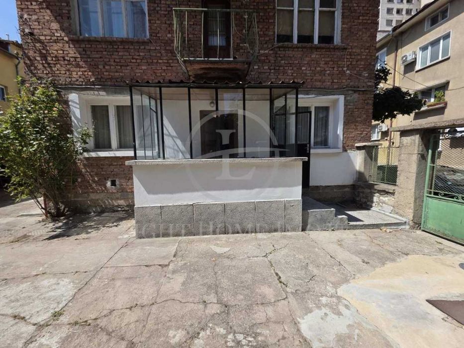 Продава се Етаж от къща в Пловдив, Гагарин - 81 кв.м за 2161 €/кв.м - Снимка #18