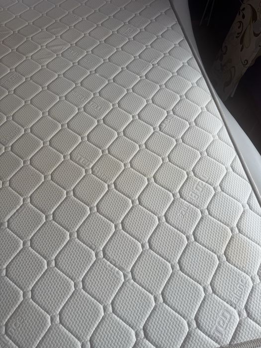 Кожена спална с матрак 200/180/21