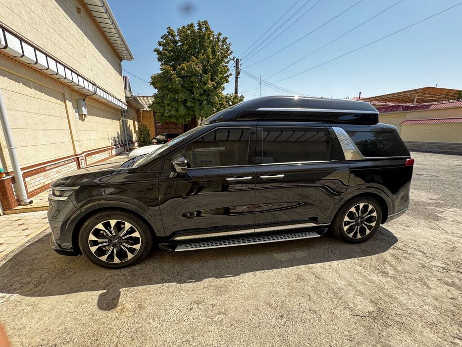 Kia Carnival Hi Limousine