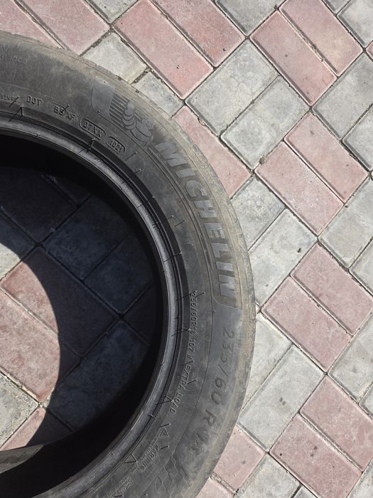 Шины летний  235 60 R18
