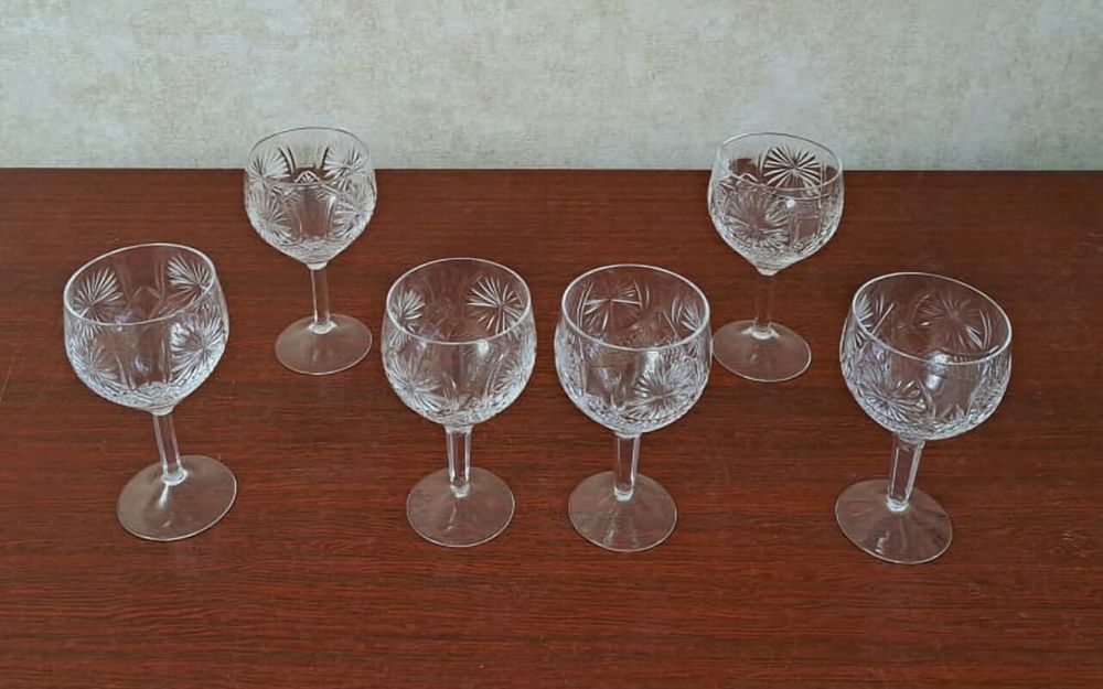 Хрустальные рюмки, фужеры