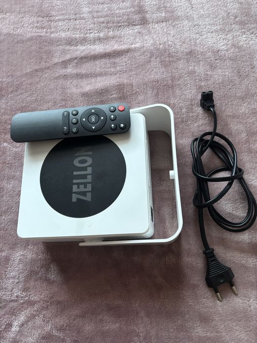 Настенный проектор