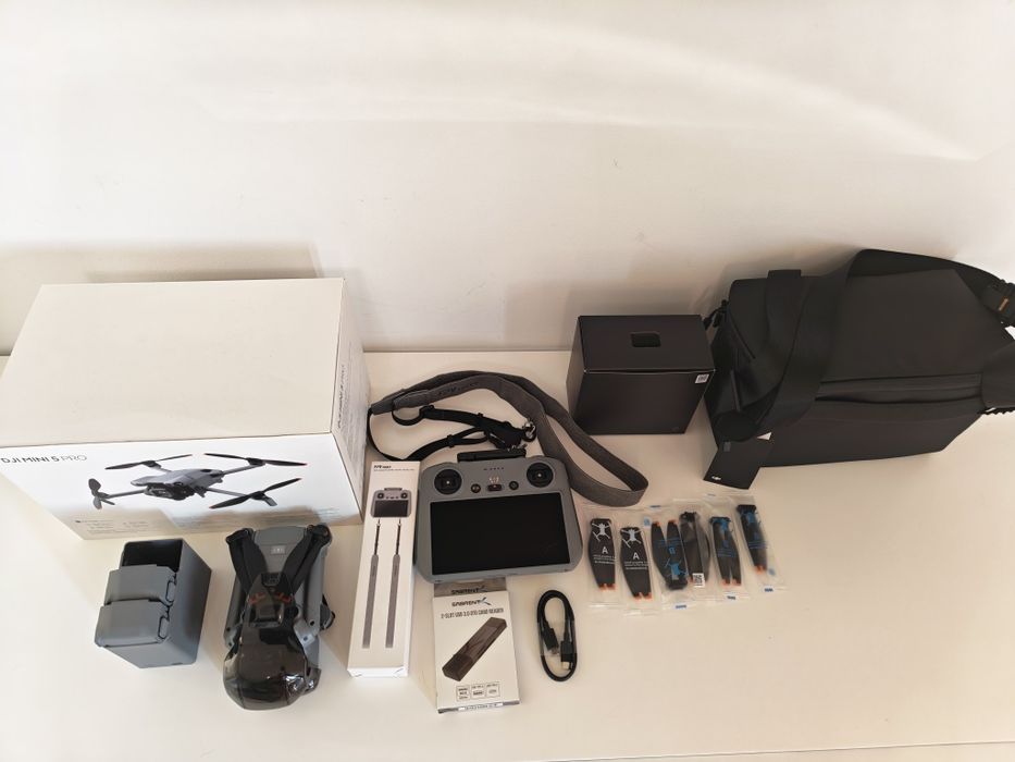 DJI Mini 5 Pro Drona 4 K Fly More Combo + DJI RC 2 Scheia • OLX.ro