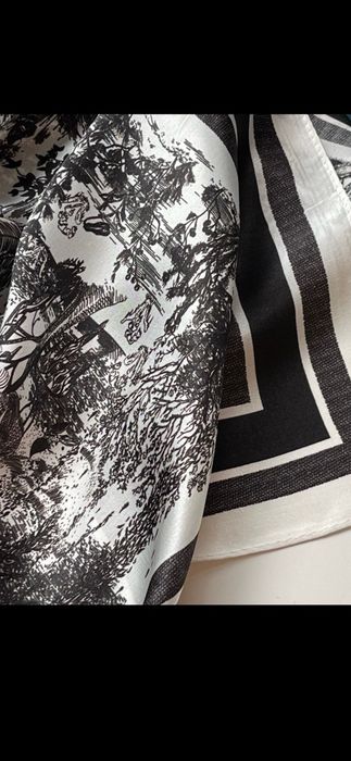 Eșarfă Christian Dior, model 2026, 100% mătase, 70x70cm