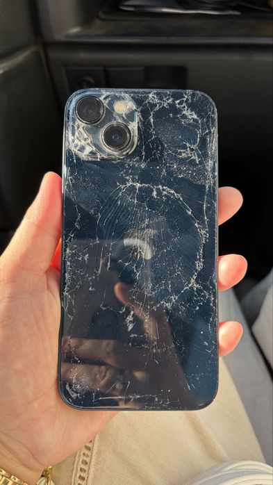 Продаю iPhone 13