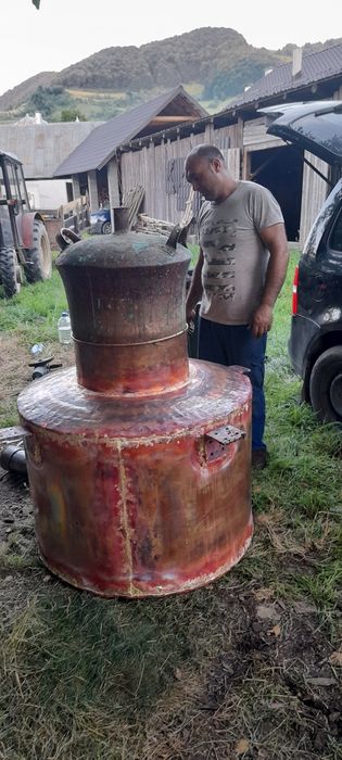 Vand cazane de tuica din cupru alimentar are 130l cu fundu de 3mm pere