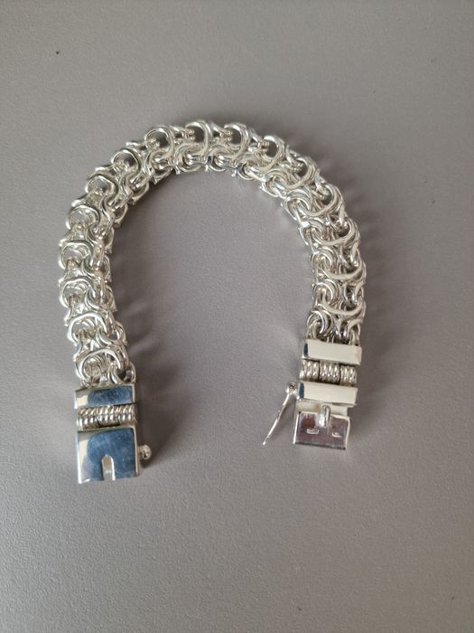 Продам серебряный браслет