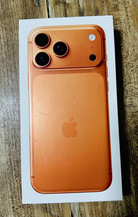 Iphone 17 pro max 256 sigilat!  Sau fac schimb cu 17 pro normal