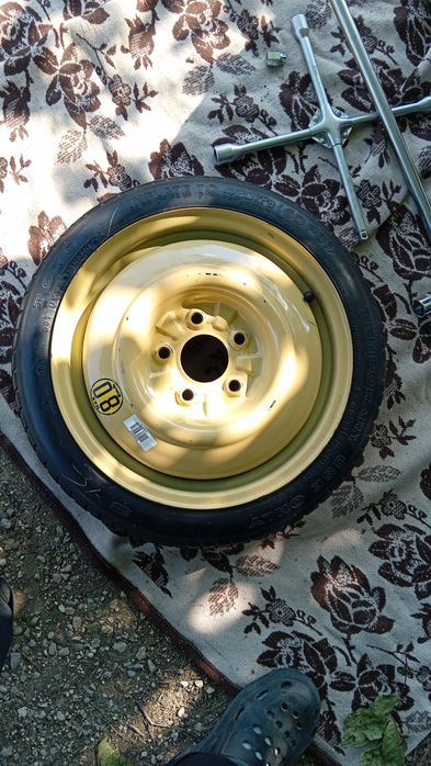 Резервна гума за мазда 3/5/6 тип патерица 15R