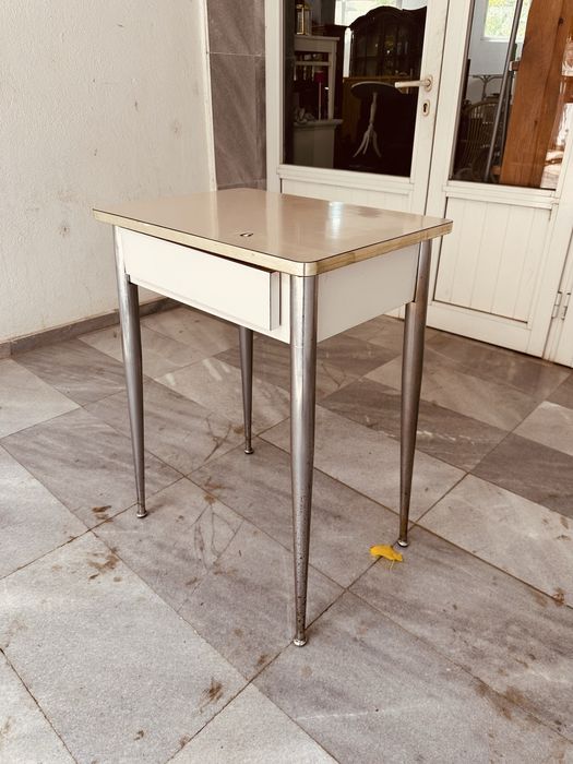 Винтидж италианска масичка – 60-те години