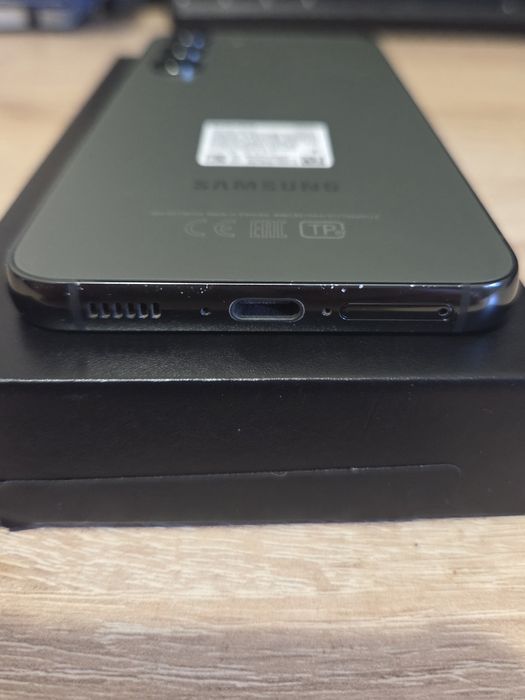 Samsung S23 128 гб