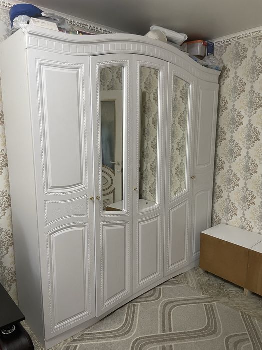 Продам комплект мебели