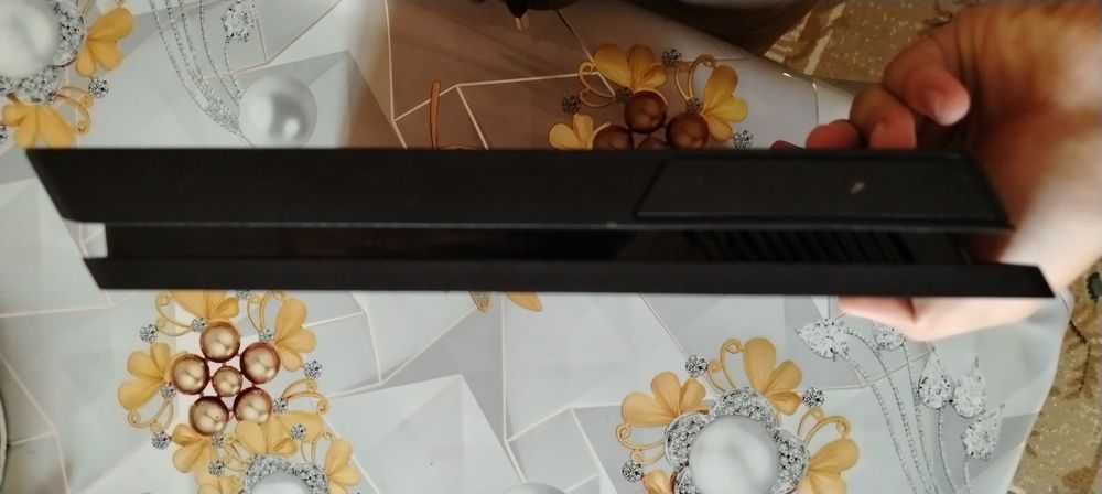 Продам SONY плейстейшн 4 слим