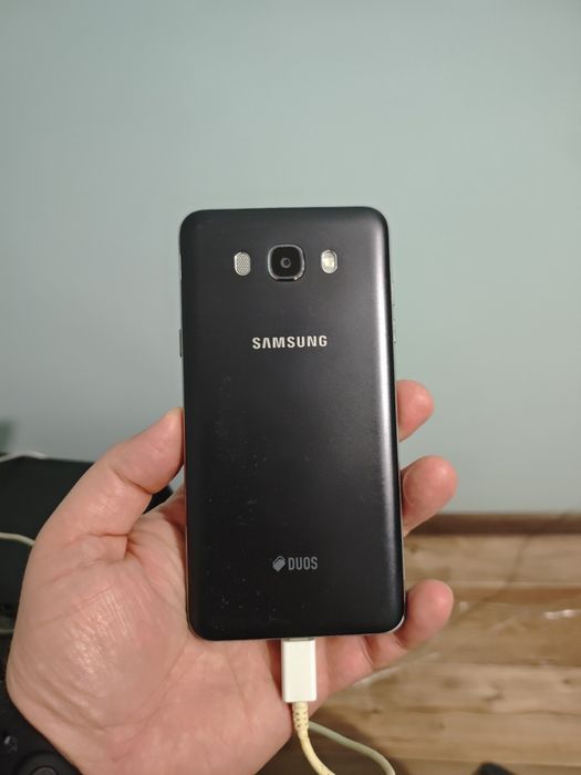 Продам Samsung J7 2/16Гб