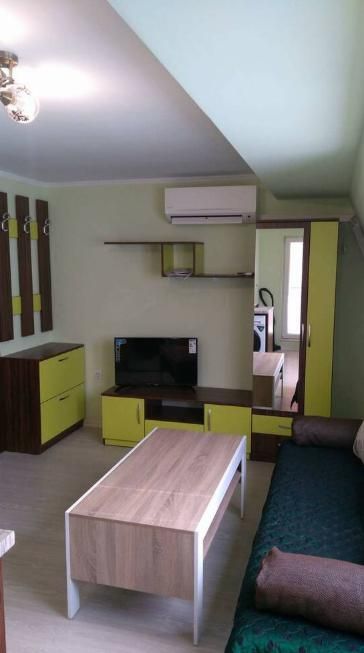 Дава се под наем Едностаен апартамент в Пловдив, Център - 48 кв.м за 275 € - Снимка #1