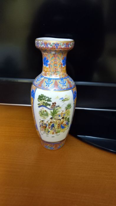 Китайска  ваза,25см.висичина