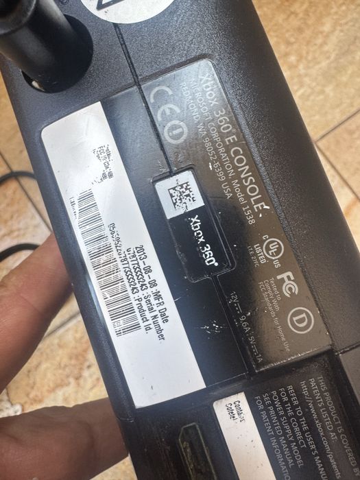 Xbox super slim defect , bec rosu