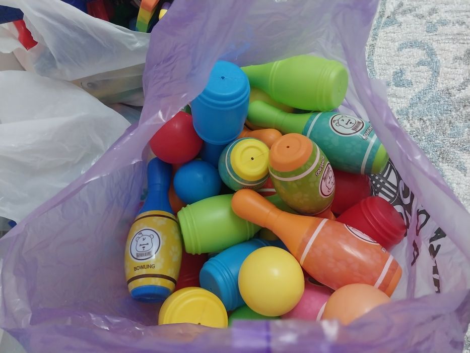 Ойыншықтар сатылады