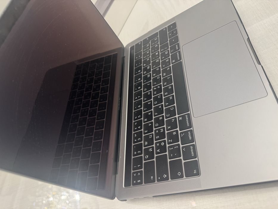 Macbook pro с touch bar 2019 8/256