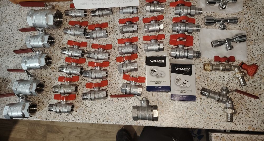 Se vinde robineți Giacomini