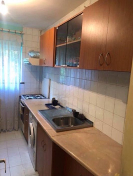 Inchiriez apartament