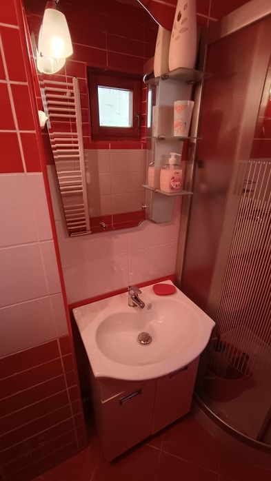 Inchiriez apartament
