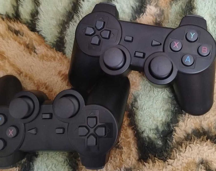 Продам игровую приставку