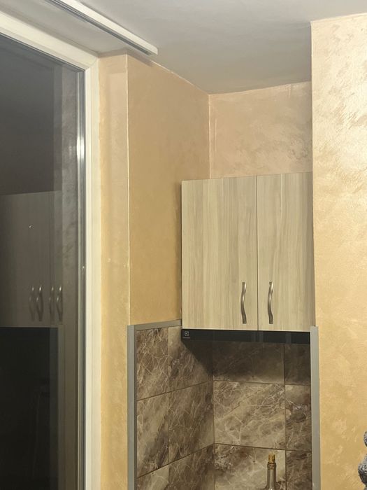 Кухня с мивка и плот,като нова,много запазена.