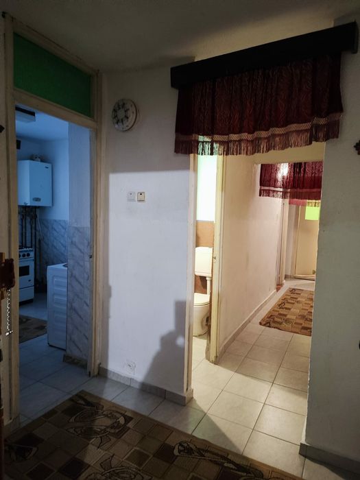 Inchiriez apartament 3 camere