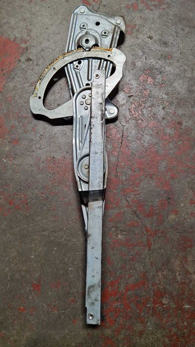 Macara geam dreapta spate Renault Scenic 3 cod 966415 103