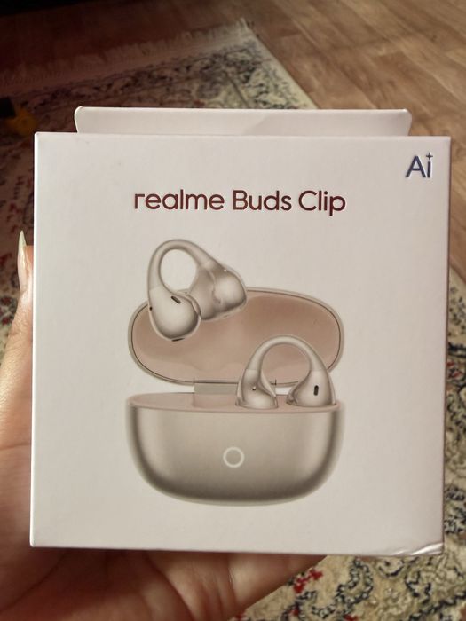 Продам беспроводные наушники Realme