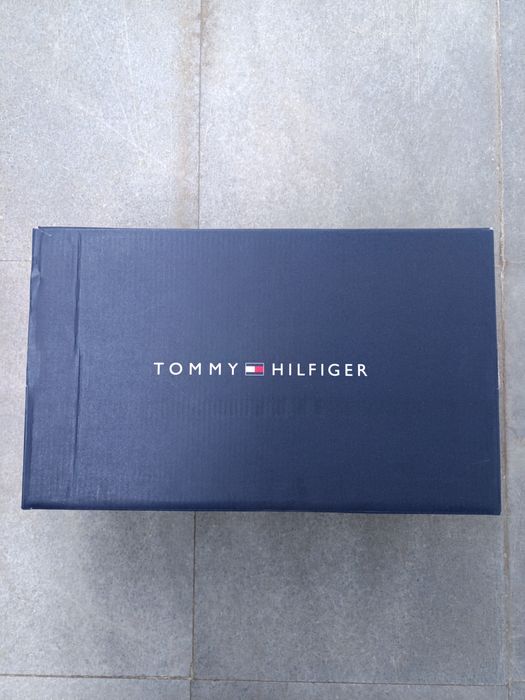 Чисто нови обувки Tommy Hilfiger!