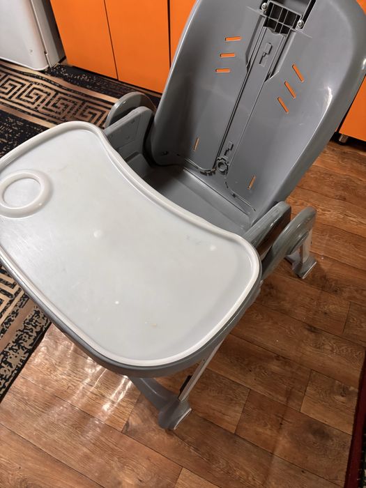 Детский стол для еды