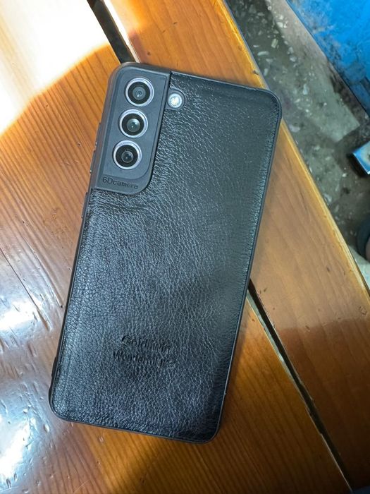 Продам самсунг s 21 fe память 256