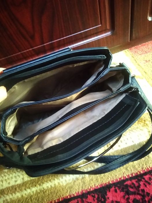 Сумка с металлическими ручками