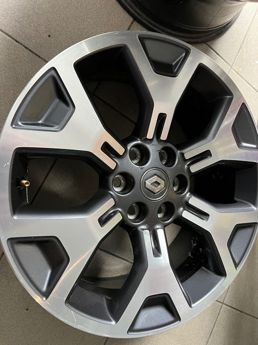 Лети джанти 18”5x114,3 от Renault Alaska и Nissan Navara