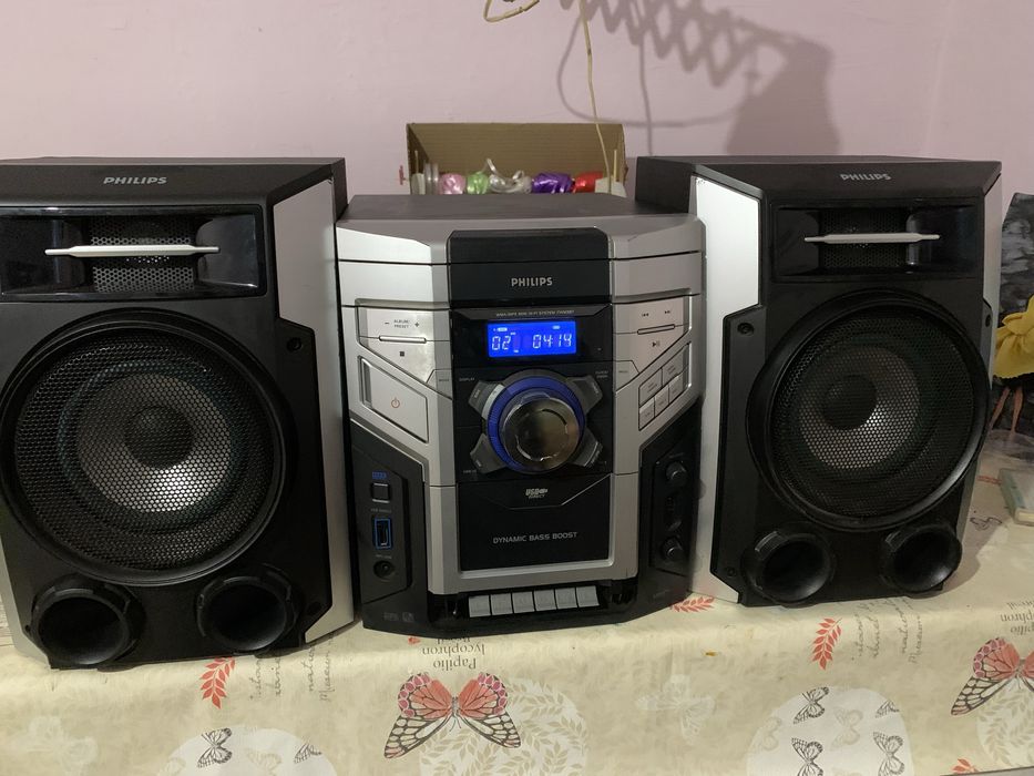 Уредба Philips USB AUX