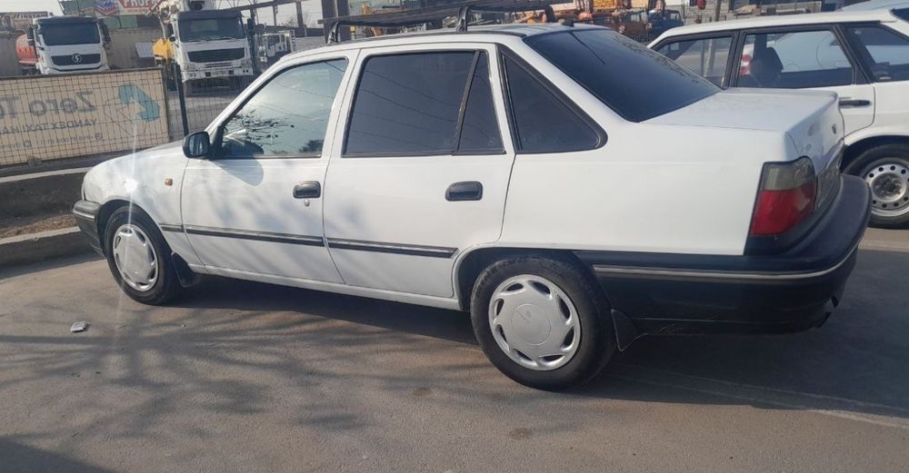 Neksiya 1 1.6 moshina