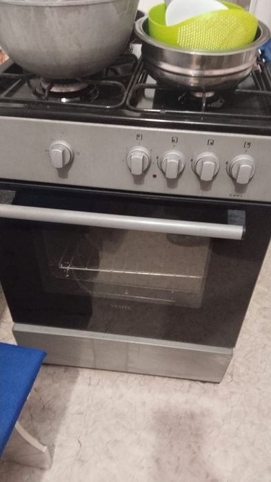 Срочно продам газ плиту
