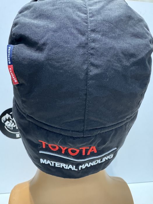 Мъжка зимна шапка TOYOTA . Размер М