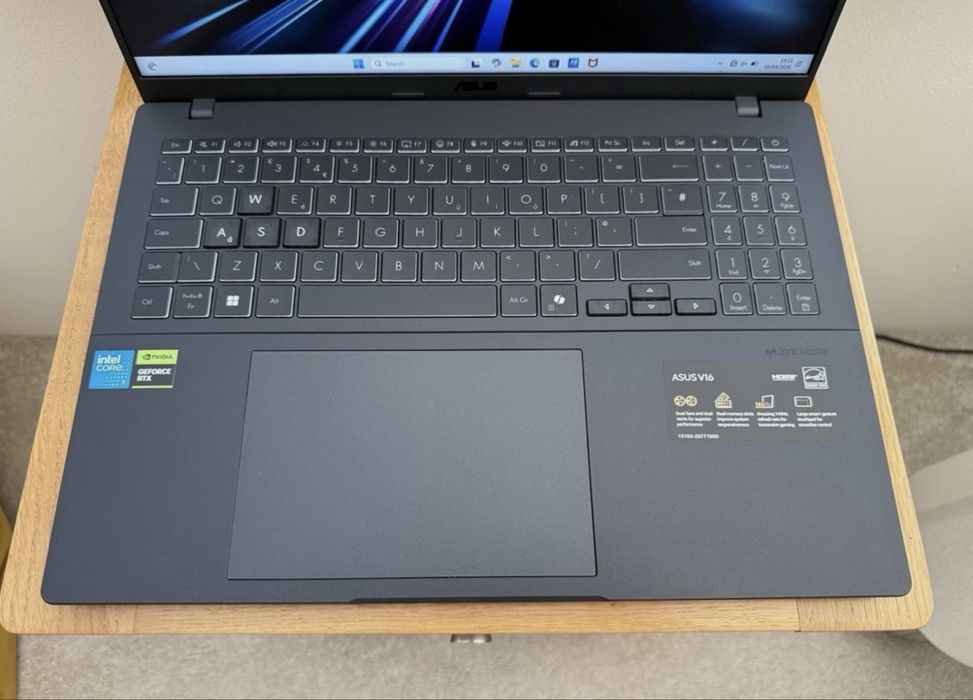 Laptop gaming Asus tuf v16 rtx 5050 i7 240h in garantie