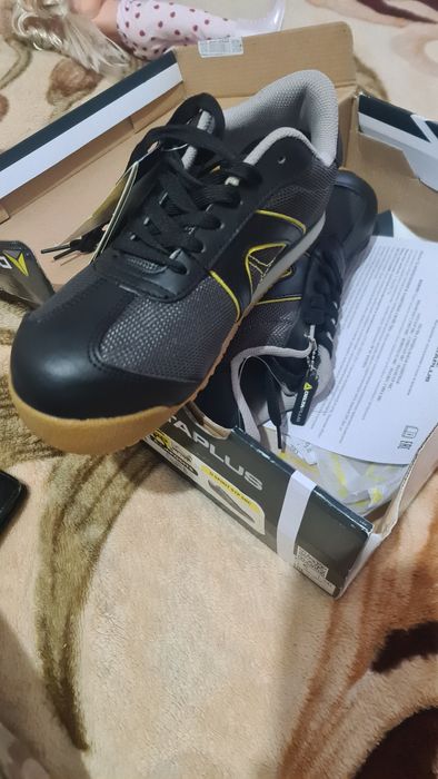 Спец обувь фирмы Delta plus.Размер 39.