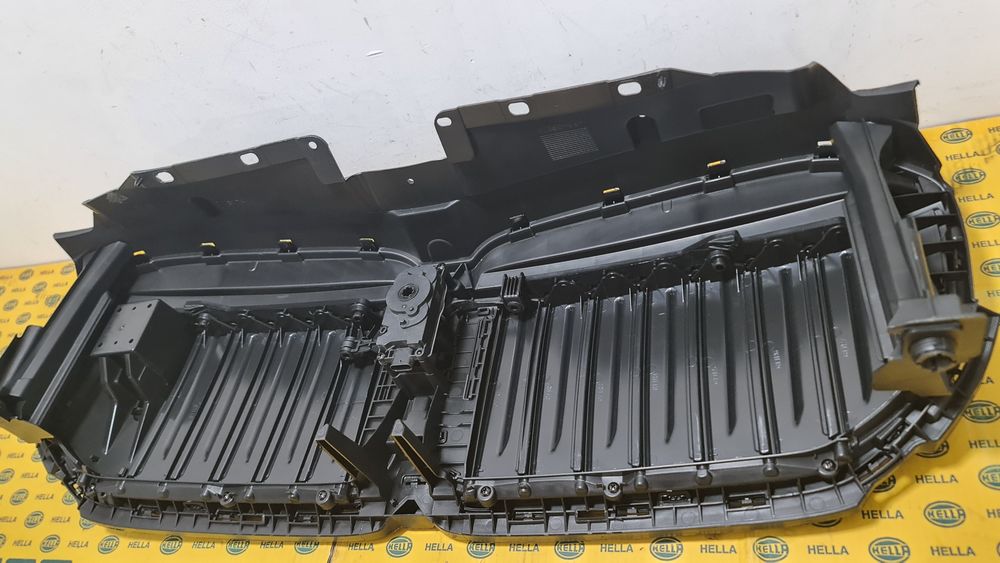 Grila activa clapete masca radiator absorbant bara BMW 7 G11 facelift