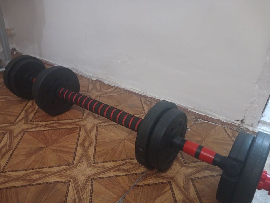 Продаются гантел и штангы