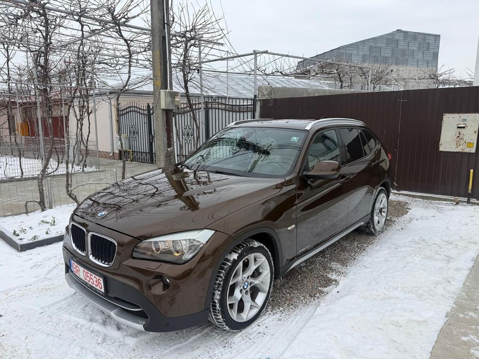 Vând BMW X1  2.0D 177 CP X-drive Panoramic