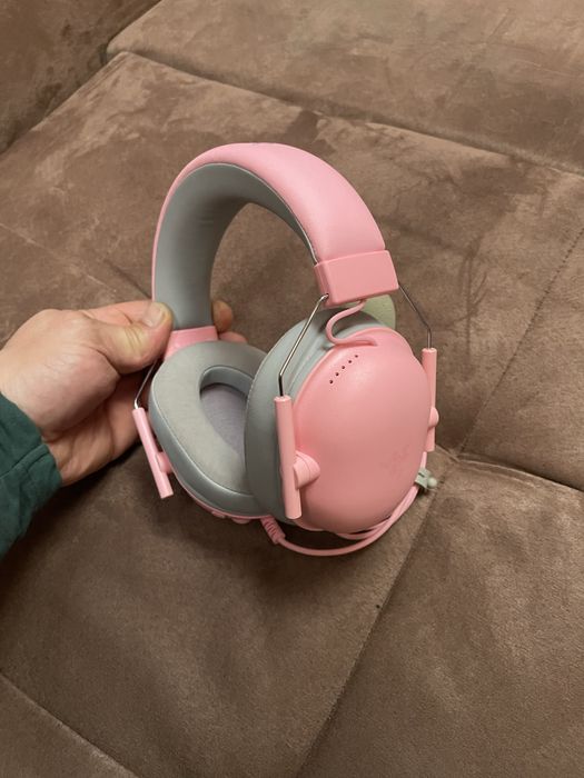 Гайминг слушалки Razer розови