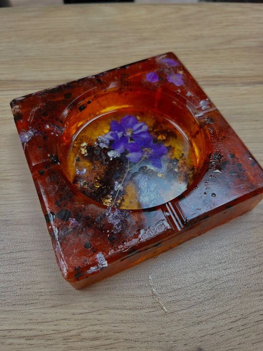 Пепелник от епоксидна смоля