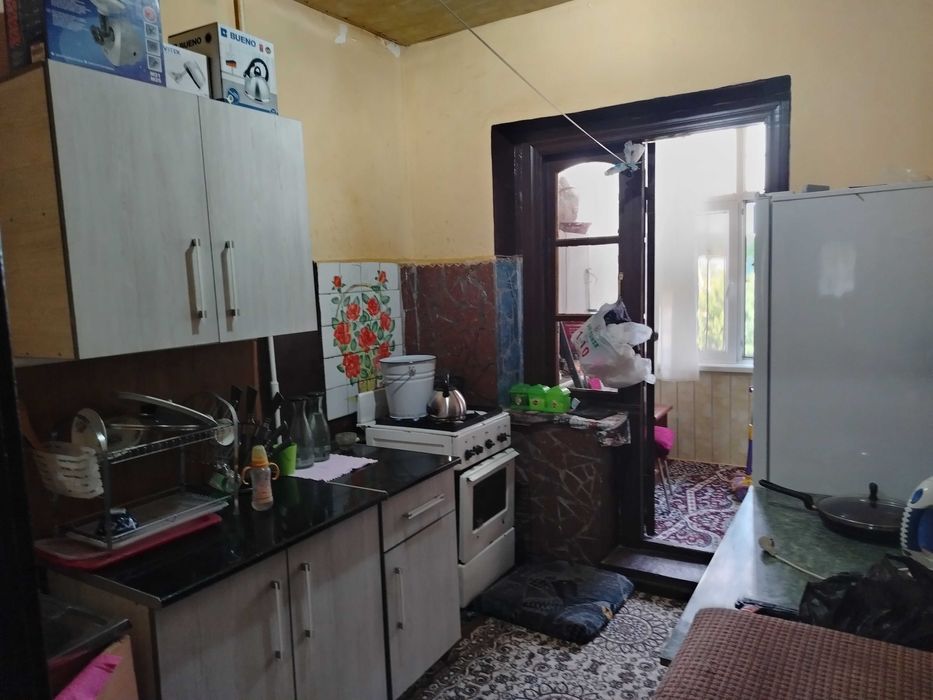 Срочно продаётся 2 х комнатная квартира в 10 микрорайоне