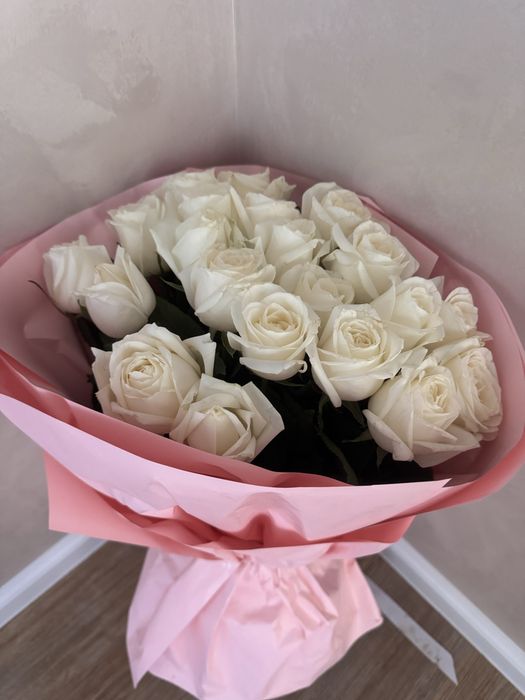 Продам цветы свежие. Вчера вечером подарили.